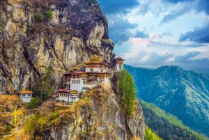 trekking in bhutan